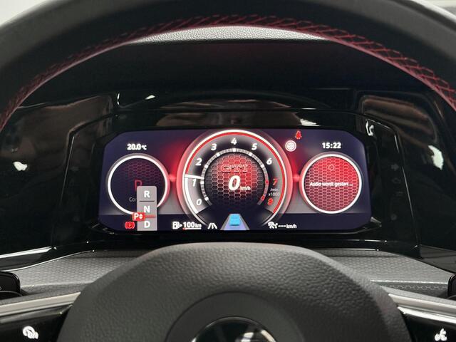 Volkswagen GOLF 2.0 TSI GTI Clubsport 300PK - DEALER ONDERHOUDEN - PANORAMADAK - BLACK ON BLACK - HARMAN KARDON - STUUR + STOELVERWARMING