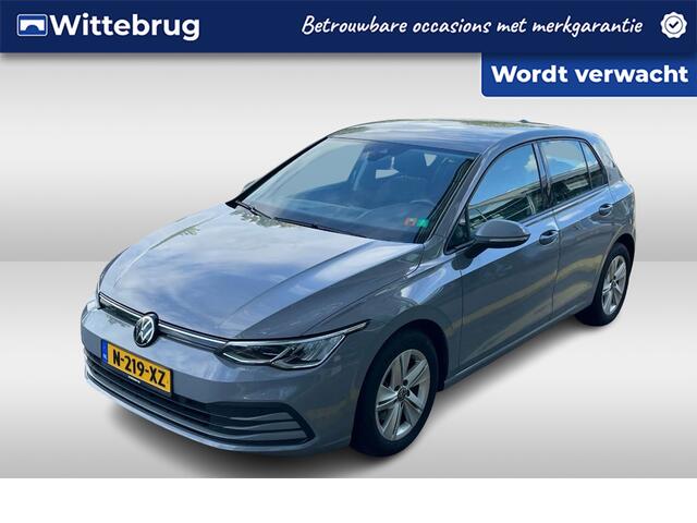 Volkswagen GOLF 1.5 TSI Life / App connect / Parkeersensoren V+A / Stoelverwarming / Lichtmetaal 16 inch /