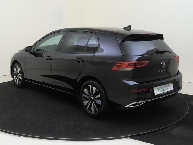 Volkswagen GOLF 1.5 TSI Life Business | Navigatie | Stoel- en stuurwielverwarming | Adaptieve cruise control | Parkeersensoren | Elektrisch inklapbare buitenspiegels | CarPlay | 3-zone airco |