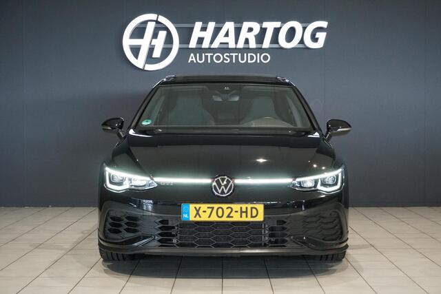 Volkswagen GOLF 2.0 TSI GTI Clubsport 300PK + PANORAMADAK / IQ LIGHT / STUURVERWARMING / 19"