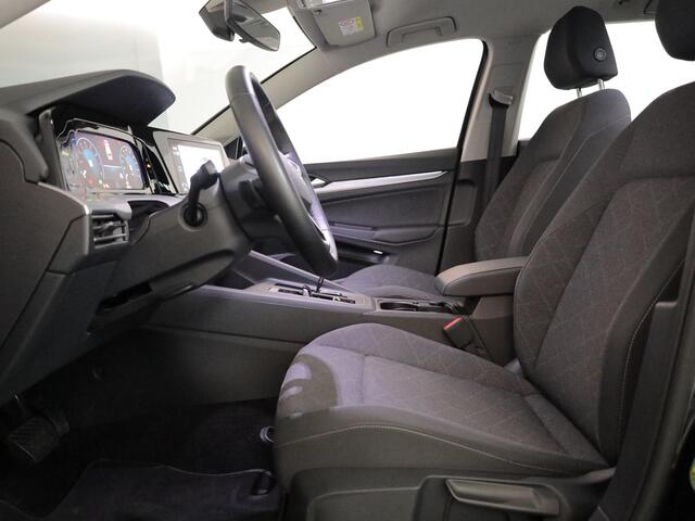 Volkswagen GOLF Variant 1.5 eTSI Life 150 pk Automaat (DSG) | Navigatie | Trekhaak (wegklapbaar) | Parkeersensoren | Adaptieve cruise control | LED koplampen | Stoel/stuur verwarming |