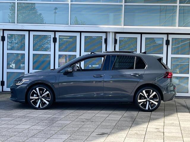 Volkswagen GOLF 1.5 eHybrid 204PK DSG Life Edition / Panoramadak / Digital Cockpit Pro / 18'' LMV / VW