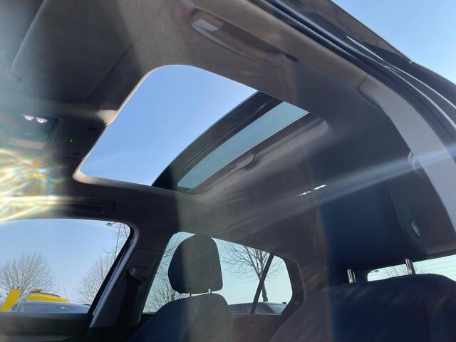 Volkswagen GOLF 1.5 eHybrid 204PK DSG Life Edition / Panoramadak / Digital Cockpit Pro / 18'' LMV / VW