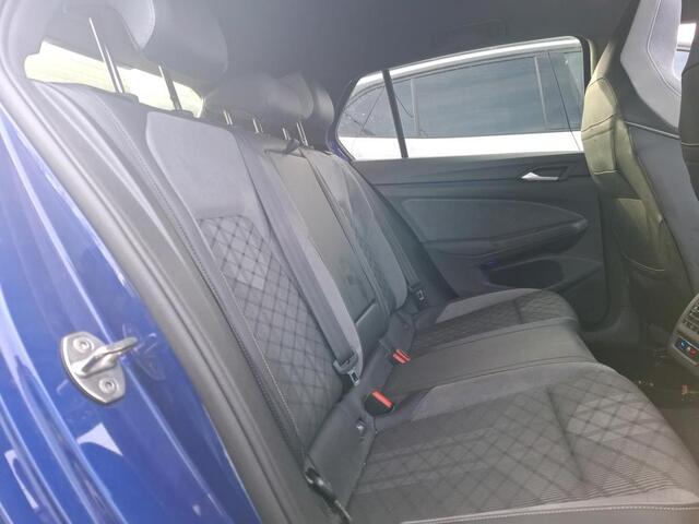 Volkswagen GOLF 1.5 eTSI R-Line Business - Pano - Keyless - Stoel/Stuurverw. - IQ Light