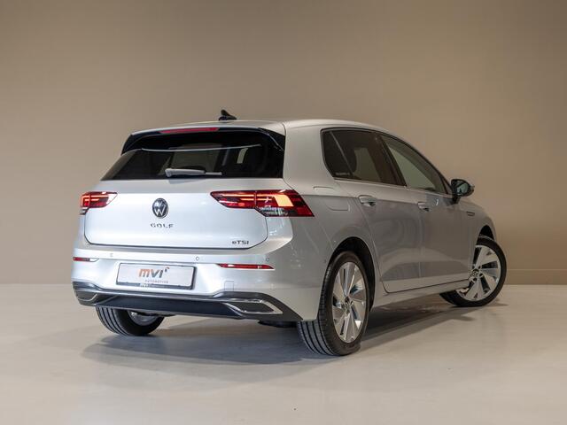 Volkswagen GOLF 1.5 eTSI Style 150pk / Elektrisch verstelbare voorstoel(en) met geheugen / Apple carplay / Dodehoek detectie / Adaptieve cruise control / Stoelverwarming