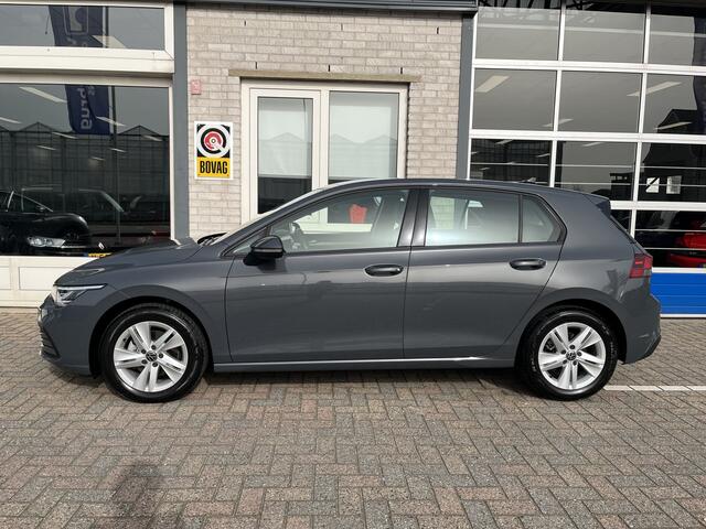 Volkswagen GOLF 1.0 eTSI Life / AUTOMAAT/ LED/ PARKEER SENSOREN V+A/ CAMERA/ ACC/ APP-CONNECT/ VIRTUAL COCKPIT/ SFEER VERLICHTING/ DAB/ NAVI/ CLIMA/ 16'' LMV