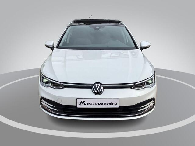Volkswagen GOLF 1.4eHybrid 150kW/204PK Style DSG · Panoramadak · Trekhaak · Apple/Android Car Play · Camera · Stoelverwarming · Dodehoeksensoren ·