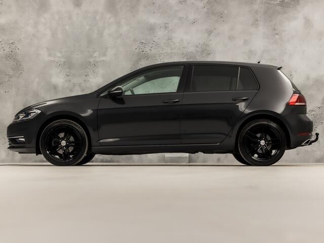 Volkswagen GOLF 1.5 TSI Sportline 150Pk Automaat (VIRTUAL COCKPIT, APPLE CARPLAY, GROOT NAVI, ALCANTARA, STOELVERWARMING, SPORTSTOELEN, GETINT GLAS, LED KOPLAMPEN, ADAPTIVE CRUISE, NIEUWSTAAT)