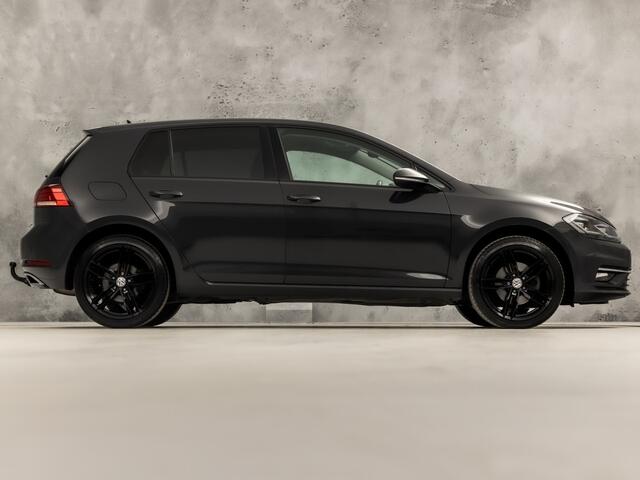 Volkswagen GOLF 1.5 TSI Sportline 150Pk Automaat (VIRTUAL COCKPIT, APPLE CARPLAY, GROOT NAVI, ALCANTARA, STOELVERWARMING, SPORTSTOELEN, GETINT GLAS, LED KOPLAMPEN, ADAPTIVE CRUISE, NIEUWSTAAT)