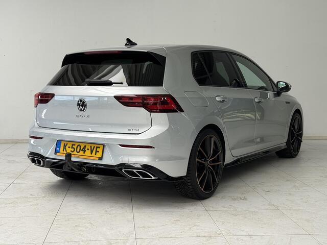 Volkswagen GOLF 1.5 eTSI R-Line Business | Navigatie | Achteruitrijcamera | Trekhaak | All-Season Banden | Adaptive Cruise Control | Stoelverwarming |