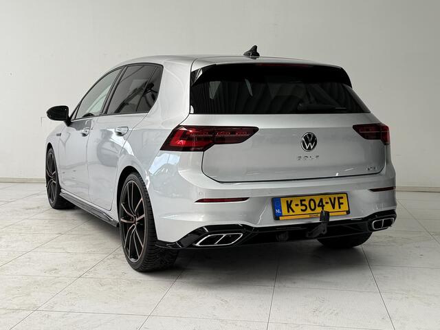 Volkswagen GOLF 1.5 eTSI R-Line Business | Navigatie | Achteruitrijcamera | Trekhaak | All-Season Banden | Adaptive Cruise Control | Stoelverwarming |