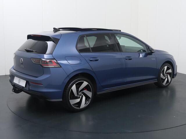 Volkswagen GOLF 1.5 eHybrid GTE | 272 PK | SoH 100% | Trekhaak | Panoramadak | Head-up display | Lederen bekleding | Achteruitrijcamera |