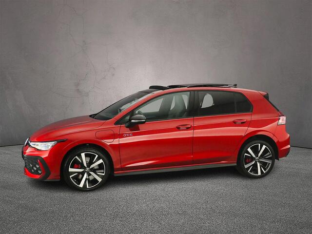 Volkswagen GOLF GTE 1.5 TSI eHybrid 272pk DSG Automaat Trekhaak, Panoramadak, 360 camera, Lederen bekleding, Black Style, LED matrix koplampen, Adaptive cruise control
