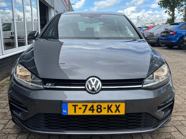 Volkswagen GOLF 1.5 TSI Highline Business R-Line | Automaat | Parkeersensoren | Apple Carplay | Adaptieve Cruise