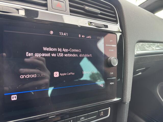 Volkswagen GOLF 1.5 TSI Highline Business R-Line | Automaat | Parkeersensoren | Apple Carplay | Adaptieve Cruise