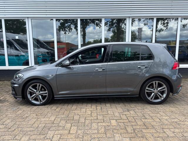 Volkswagen GOLF 1.5 TSI Highline Business R-Line | Automaat | Parkeersensoren | Apple Carplay | Adaptieve Cruise