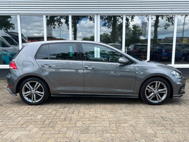 Volkswagen GOLF 1.5 TSI Highline Business R-Line | Automaat | Parkeersensoren | Apple Carplay | Adaptieve Cruise