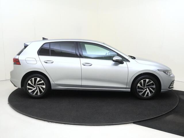 Volkswagen GOLF 1.4 eHybrid | SoH 95% | Keyless | Dodehoek detectie | Achteruitrijcamera | Adaptieve cruise control | Navigatie | Massagefunctie bestuurdersstoel | CarPlay |