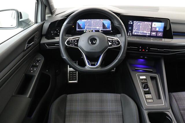 Volkswagen GOLF 1.4 eHYBRID GTE -PANO.DAK|HEAD-UP DISP.|IQ.LIGHT|DODEHOEK|KEYLESS|CAMERA|SOEL/STUURVERW.|18"BAKERSFIELD