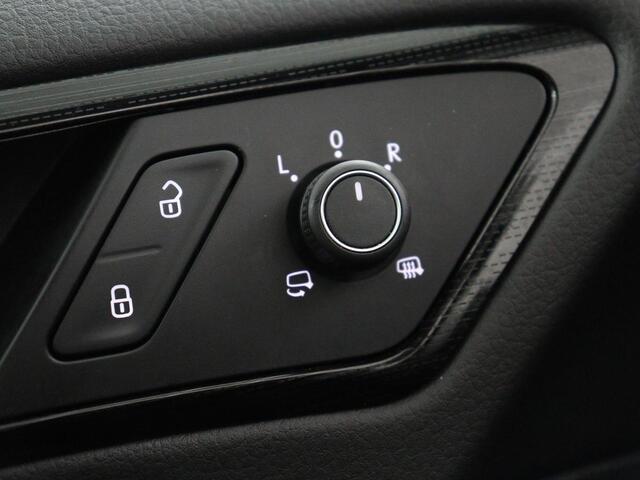 Volkswagen GOLF 1.0 TSI R-Line | Carplay | Adaptive Cruise | Massage | Stoelverwarming | Climate control | Bluetooth | Navigatie | Virtual Cockpit | Parkeerhulp