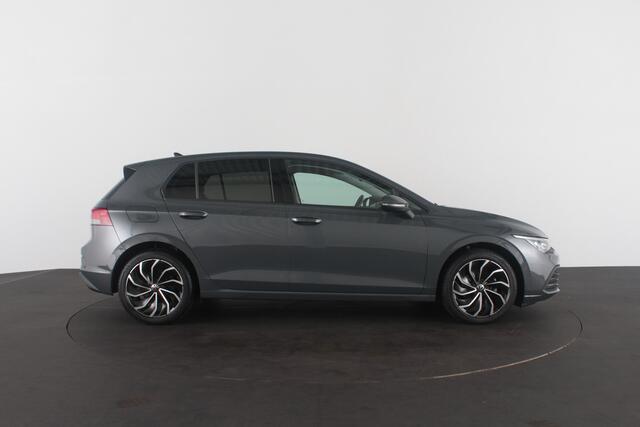 Volkswagen GOLF 1.5 TSI Life Business > Dolphin Grey/Trekhaak/Camera/Winterpakket/Keyless/17inch...