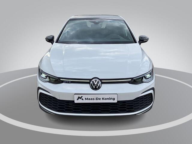 Volkswagen GOLF 1.4eHybrid 180kW/245PK GTE Black Style · Panoramadak · Trekhaak · Apple/Android Car Play · Garantie t/m 01-12-2026 of 100000km.