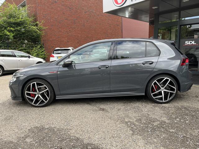 Volkswagen GOLF 2.0 TSI GTI // ADAPT. CRUISE // SCHUIF-KANTELDAK // DODEHOEK // VIRTUAL COCKPIT // CAMERA+SENSOREN // NAVI+CARPLAY //