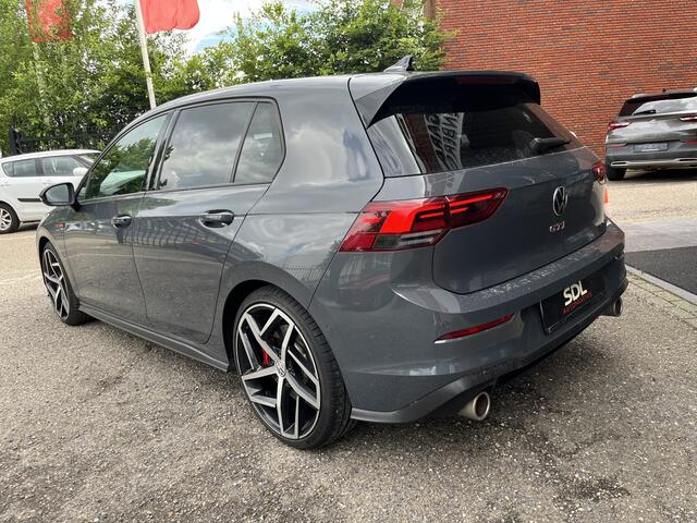 Volkswagen GOLF 2.0 TSI GTI // ADAPT. CRUISE // SCHUIF-KANTELDAK // DODEHOEK // VIRTUAL COCKPIT // CAMERA+SENSOREN // NAVI+CARPLAY //