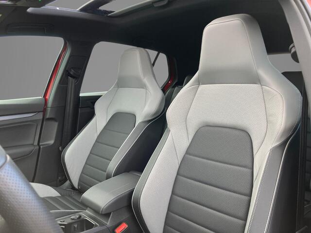 Volkswagen GOLF 1.5eHybrid 200kW/272PK GTE Black Style DSG · Panoramadak · Trekhaak · Leder · Camera · Apple/Android Car Play · Garantie t/m 10-08-2030 of 100000km.