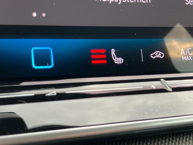 Volkswagen GOLF 1.5eHybrid 200kW/272PK GTE Black Style · Panoramadak · Trekhaak · Apple/Android Car Play · Garantie t/m 10-09-2030 of 10000km.