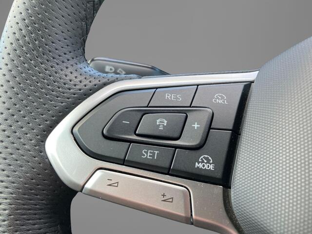 Volkswagen GOLF 1.5eTSI/150PK R-Line DSG · Camera · Apple/Android Car Play · Stuur- & Stoelverwarming · Garantie t/m 14-03-2027