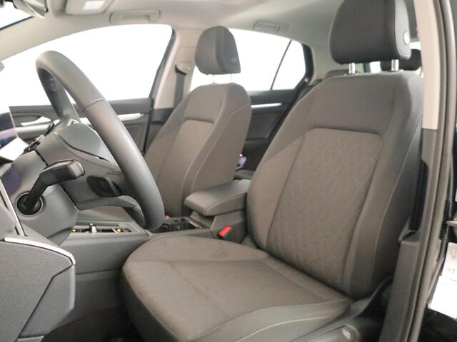 Volkswagen GOLF 1.5 eHybrid Life Edition 204 pk Automaat (DSG) | Verlengde garantie | Navigatie via App | Panoramadak | Parkeersensoren (Park assist) | Achteruitrijcamera |