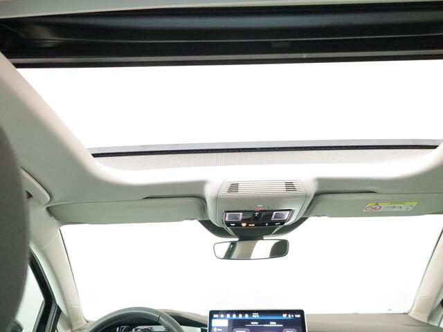 Volkswagen GOLF 1.5 eHybrid Life Edition 204 pk Automaat (DSG) | Verlengde garantie | Navigatie via App | Panoramadak | Parkeersensoren (Park assist) | Achteruitrijcamera |