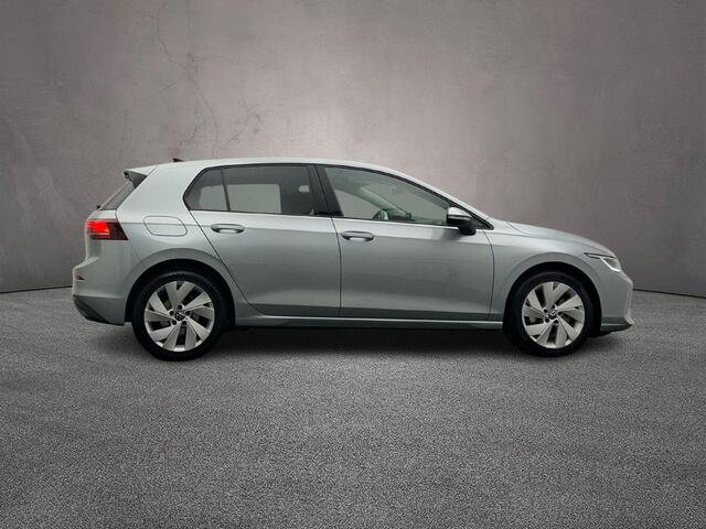 Volkswagen GOLF Life Edition 1.5 TSI 115pk Adaptive cruise control, Achteruitrijcamera, Stoelverwarming, App connect, LED koplampen, Parkeersensoren, Airco, DAB, Radio