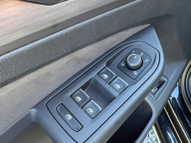Volkswagen GOLF eHybrid PHEV 204PK DSG STYLE NAVI/CAMERA/CARPLAY SFEER VERL