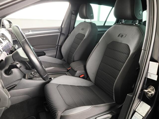 Volkswagen GOLF 1.5 TSI Highline Business R 150 PK | Automaat (DSG) | Navigatie | Camera | Digitaal dashboard