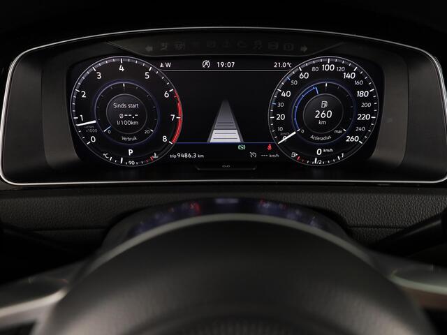 Volkswagen GOLF 1.5 TSI Highline Business R 150 PK | Automaat (DSG) | Navigatie | Camera | Digitaal dashboard