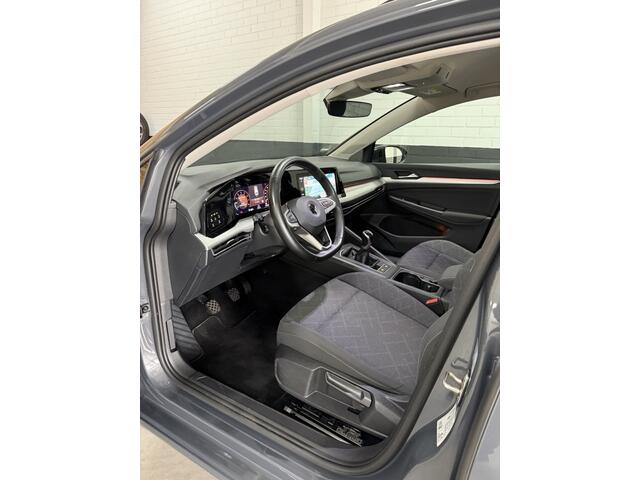 Volkswagen GOLF 1.0 TSI Life Stoelverw V+A Stuurverw Standkachel Dodehoek, IQ-Dr
