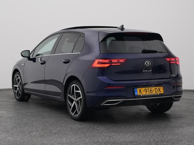 Volkswagen GOLF 1.5 eTSI R-Line | PANO | CAMERA | ADAPTIVE | STOEL- EN STUURVERW.