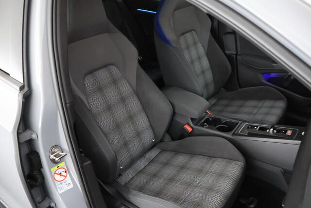 Volkswagen GOLF 1.4 245pk eHybrid GTE Panoramadak HUD Camera Navigatie Stoelverwarming