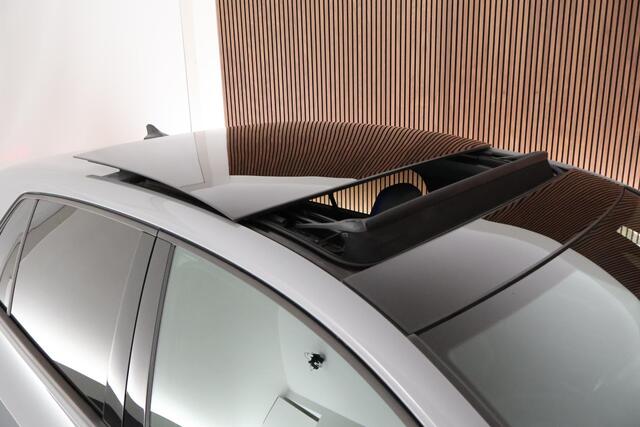 Volkswagen GOLF 1.4 245pk eHybrid GTE Panoramadak HUD Camera Navigatie Stoelverwarming