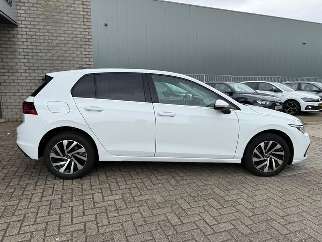 Volkswagen GOLF 1.4 eHybrid Style