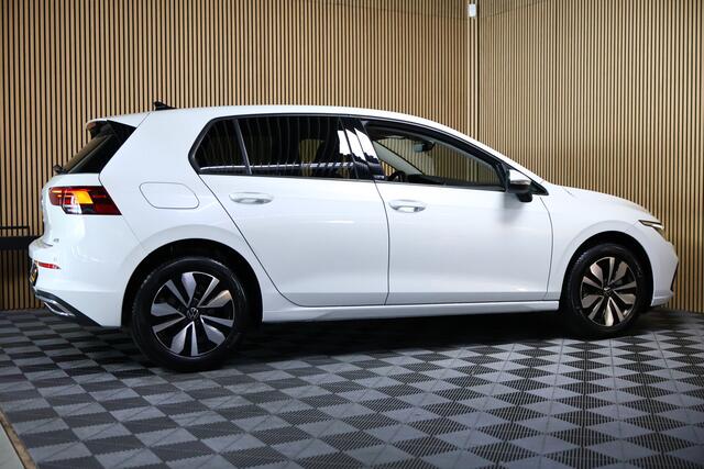 Volkswagen GOLF 1.0 eTSI Life Business AVM DSG CARPLAY NAVI CLIMA STUURVW SFEER CAMERA PDC '24