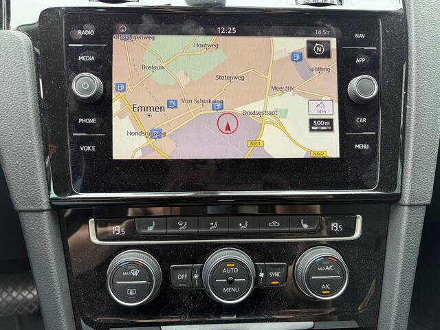 Volkswagen GOLF 1.5 TSI Highline Business R | Nieuw Binnen | Xenon | Automaat | Trekhaak | Navigatie