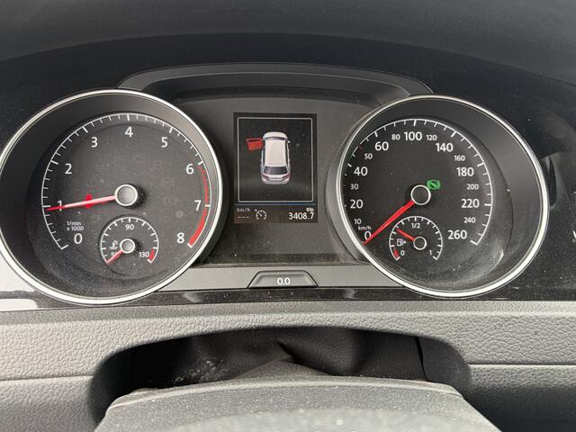 Volkswagen GOLF 1.5 TSI Highline Business R | Nieuw Binnen | Xenon | Automaat | Trekhaak | Navigatie