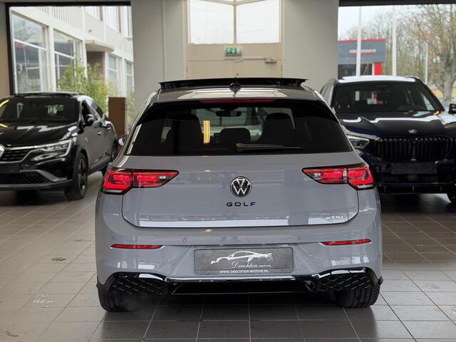 Volkswagen GOLF 1.5 eTSI R-Line / Pano / Head-up / Keyless /