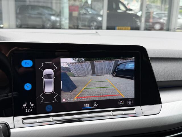 Volkswagen GOLF 1.0 TSI CARPLAY/ RADAR/ LED/ MASSAGE/ PRIVACY GLAS *!*