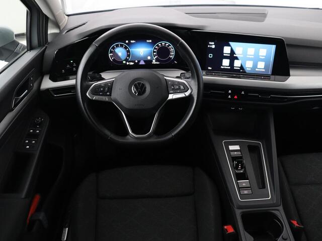 Volkswagen GOLF Variant 1.0 eTSI Life | Automaat | Carplay | Memory seats | Adaptive Cruise | Parkeersensoren | Navigatie | DAB | LM | LED | Climate control