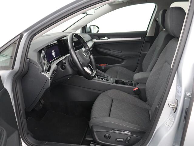 Volkswagen GOLF Variant 1.0 eTSI Life | Automaat | Carplay | Memory seats | Adaptive Cruise | Parkeersensoren | Navigatie | DAB | LM | LED | Climate control