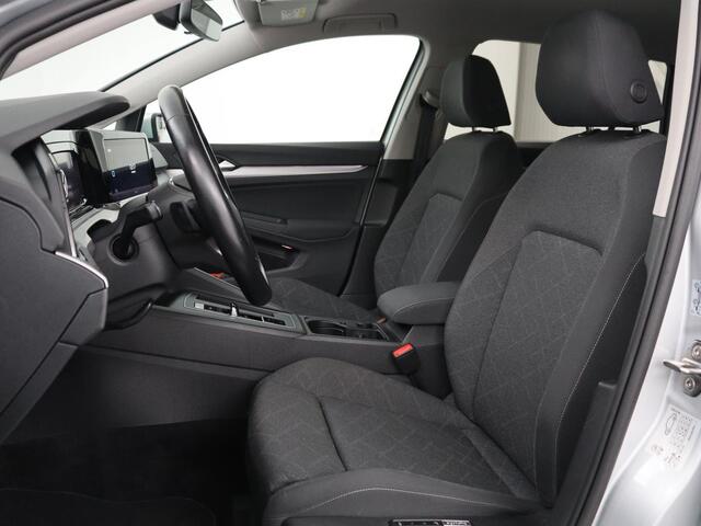 Volkswagen GOLF Variant 1.0 eTSI Life | Automaat | Carplay | Memory seats | Adaptive Cruise | Parkeersensoren | Navigatie | DAB | LM | LED | Climate control
